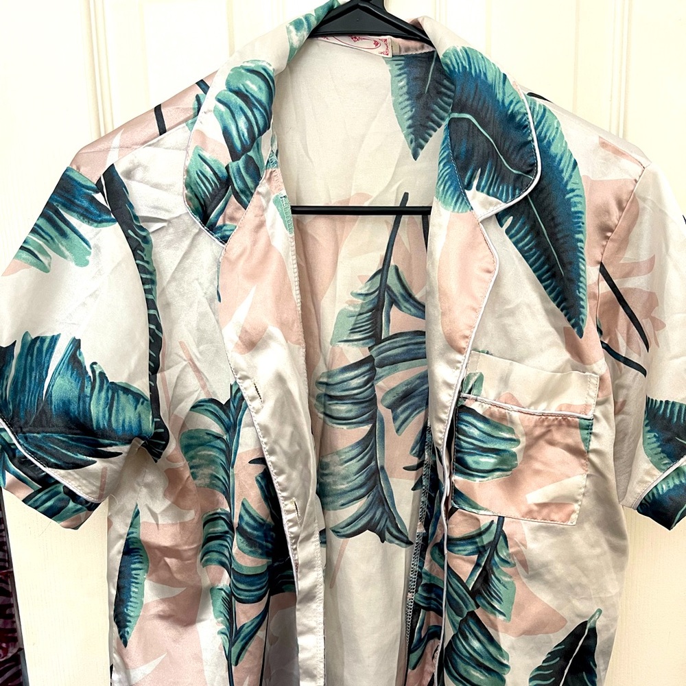 Leaf/Tropical Themed Pajama Set